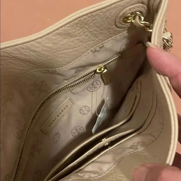 Tory Burch Cream Leather Shoulder Bag with Chain Strap - Picture 3 of 5